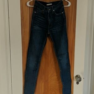 Levis Mile High Super Skinny